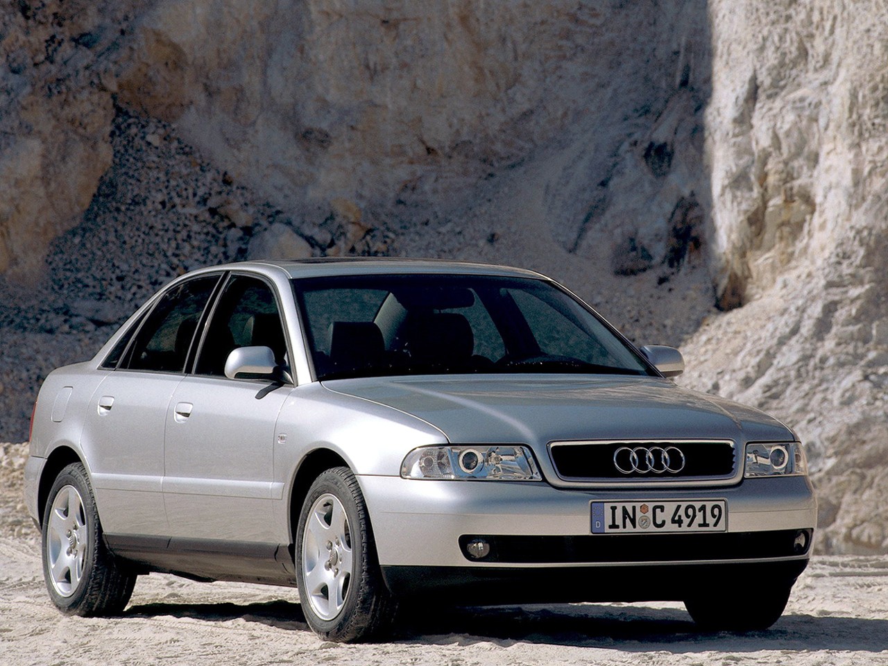 Audi A4 I (B5) 1994 - 1999 Sedan :: OUTSTANDING CARS