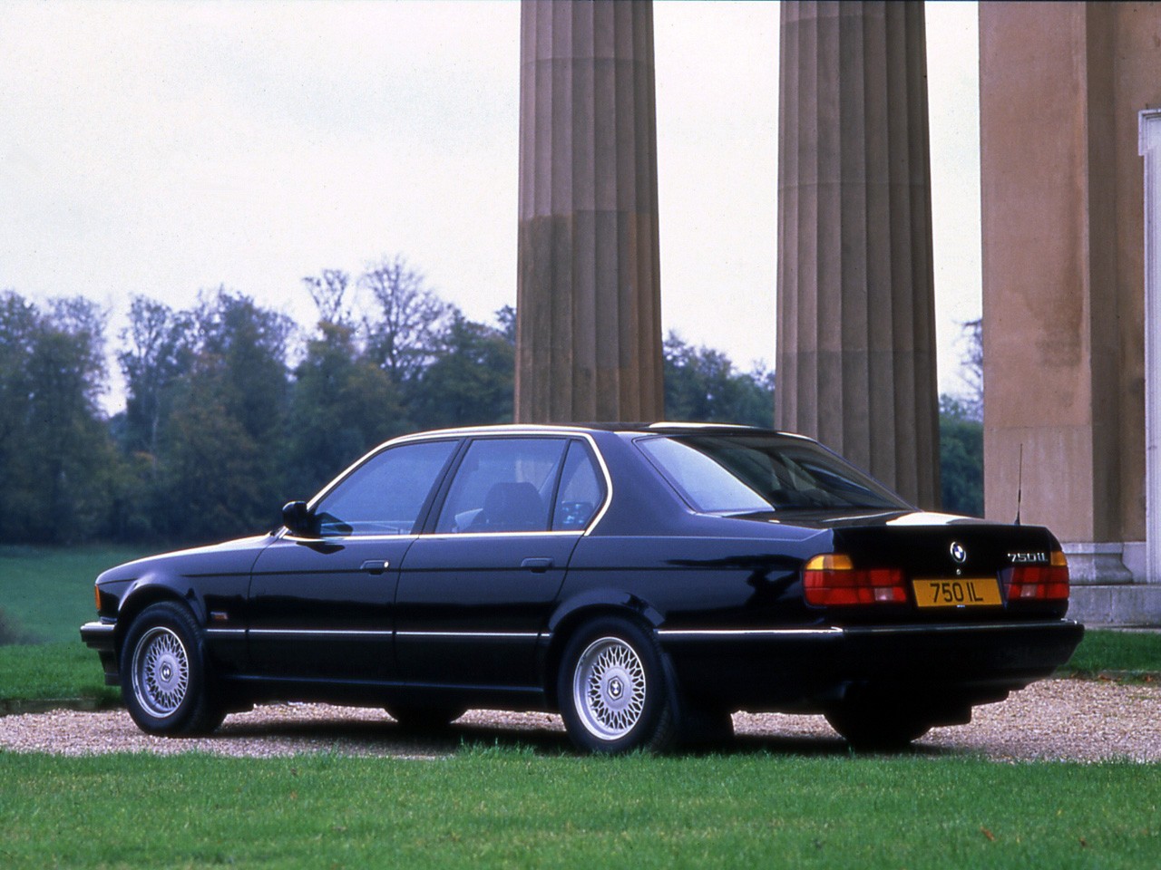 BMW 7 Series II (E32) 1986 - 1994 Sedan #4