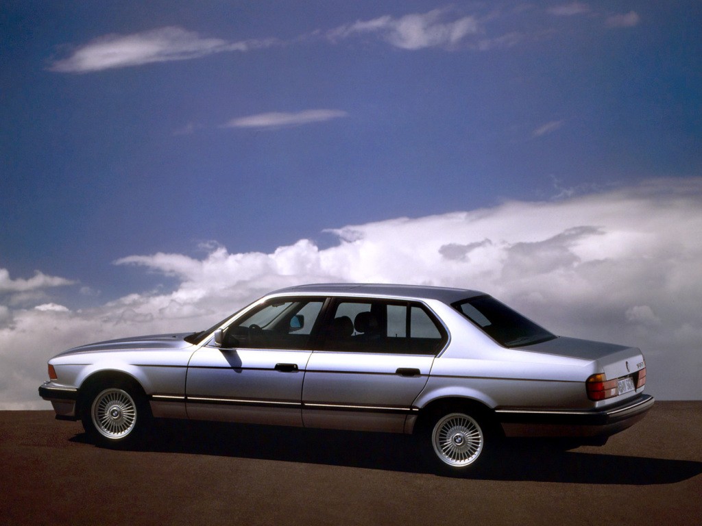 BMW 7 Series II (E32) 1986 - 1994 Sedan #3