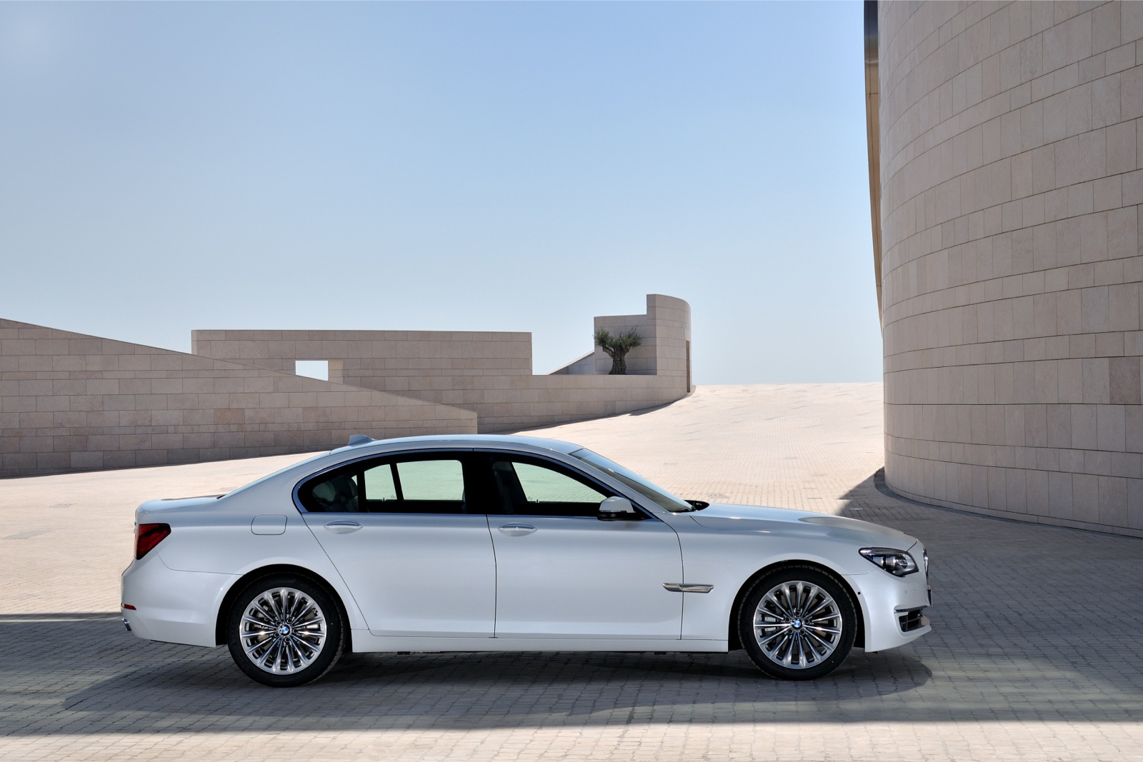BMW 7 Series V (F01/F02/F04) Restyling 2012 - 2015 Sedan #2