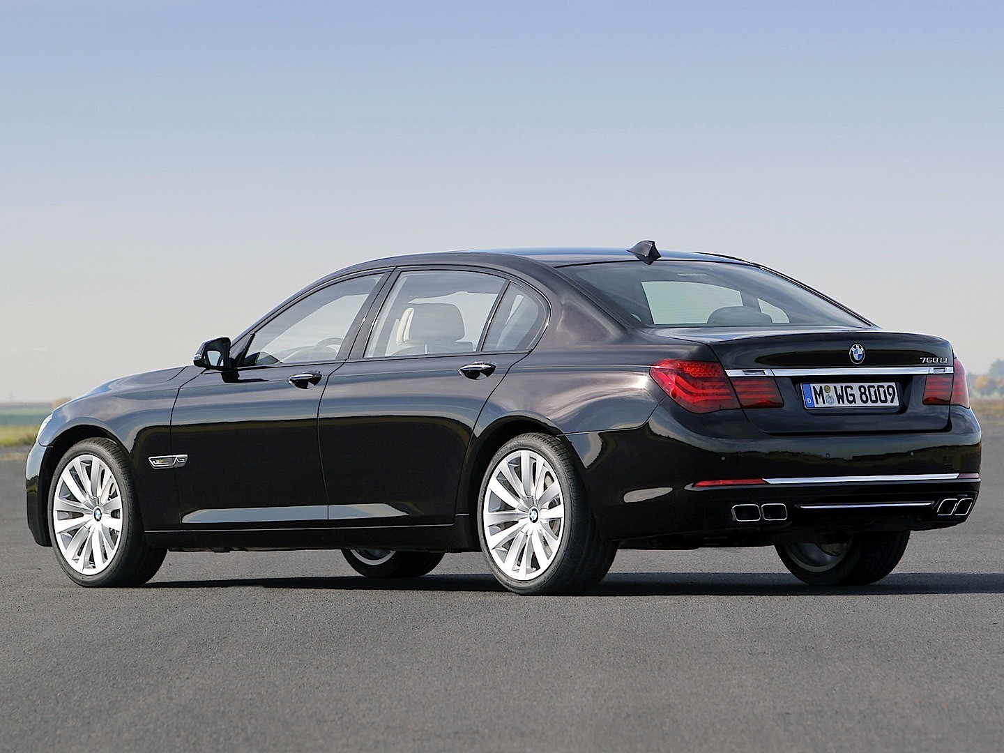 BMW 7 Series V (F01/F02/F04) Restyling 2012 - 2015 Sedan #4