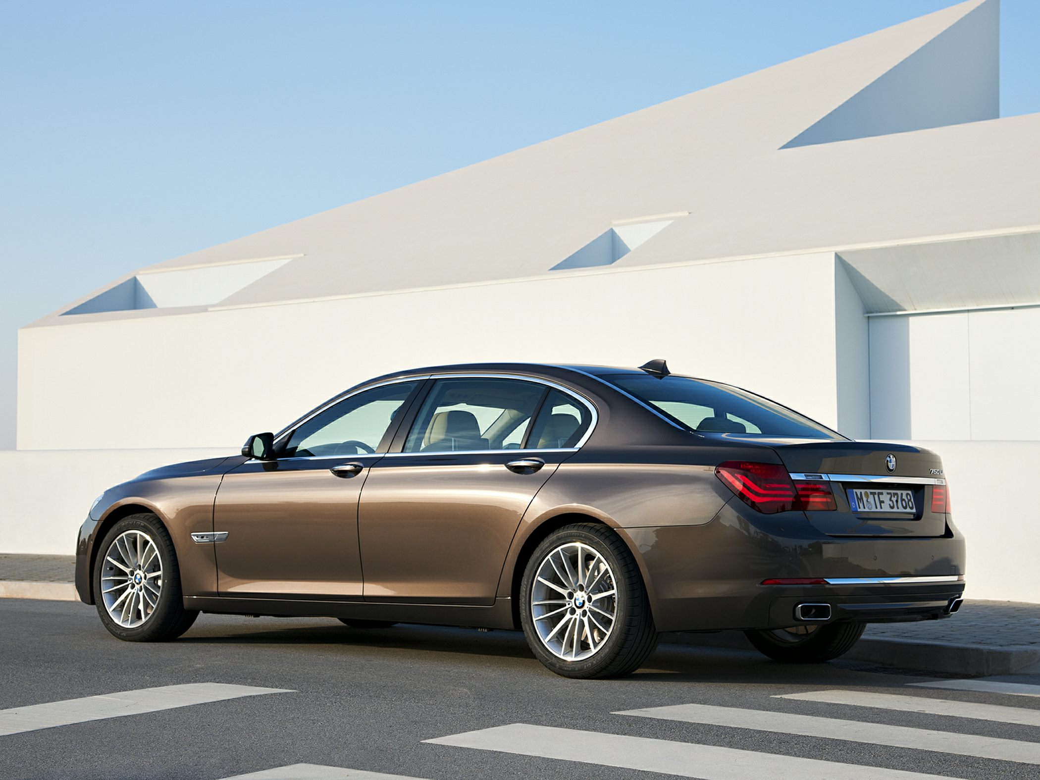 BMW 7 Series V (F01/F02/F04) Restyling 2012 - 2015 Sedan #8
