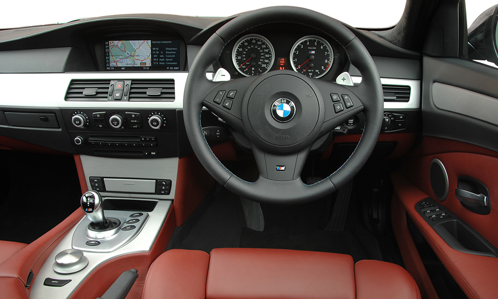 File:2007-2010 BMW M5 (E60) sedan 01.jpg - Wikipedia