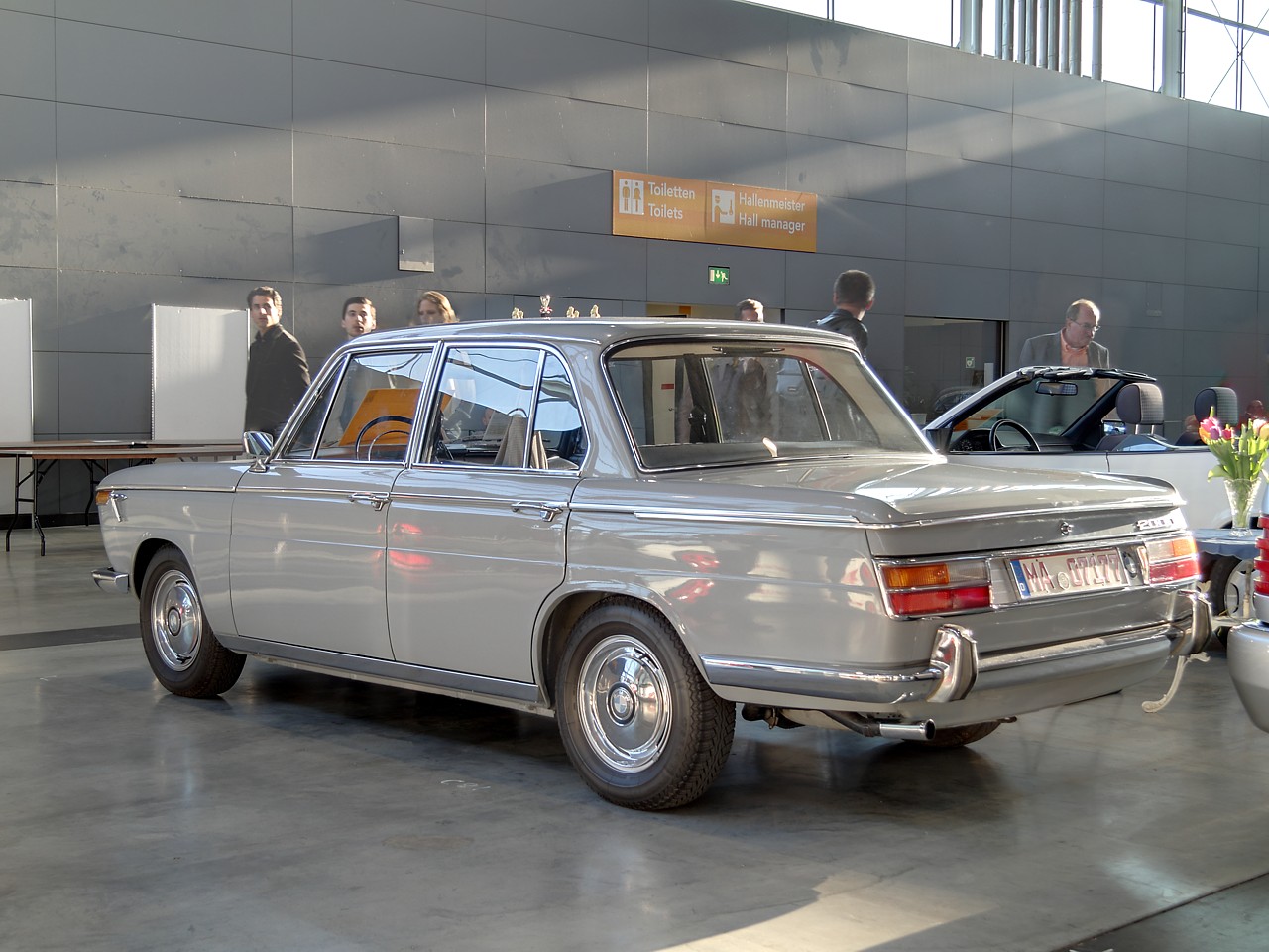 BMW New Class 2000 1966 - 1972 Sedan :: OUTSTANDING CARS