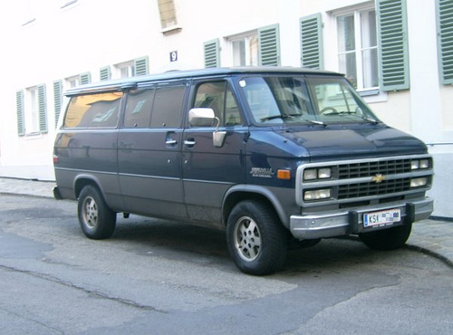 Chevrolet Van 1980 - 1996 Minivan #2