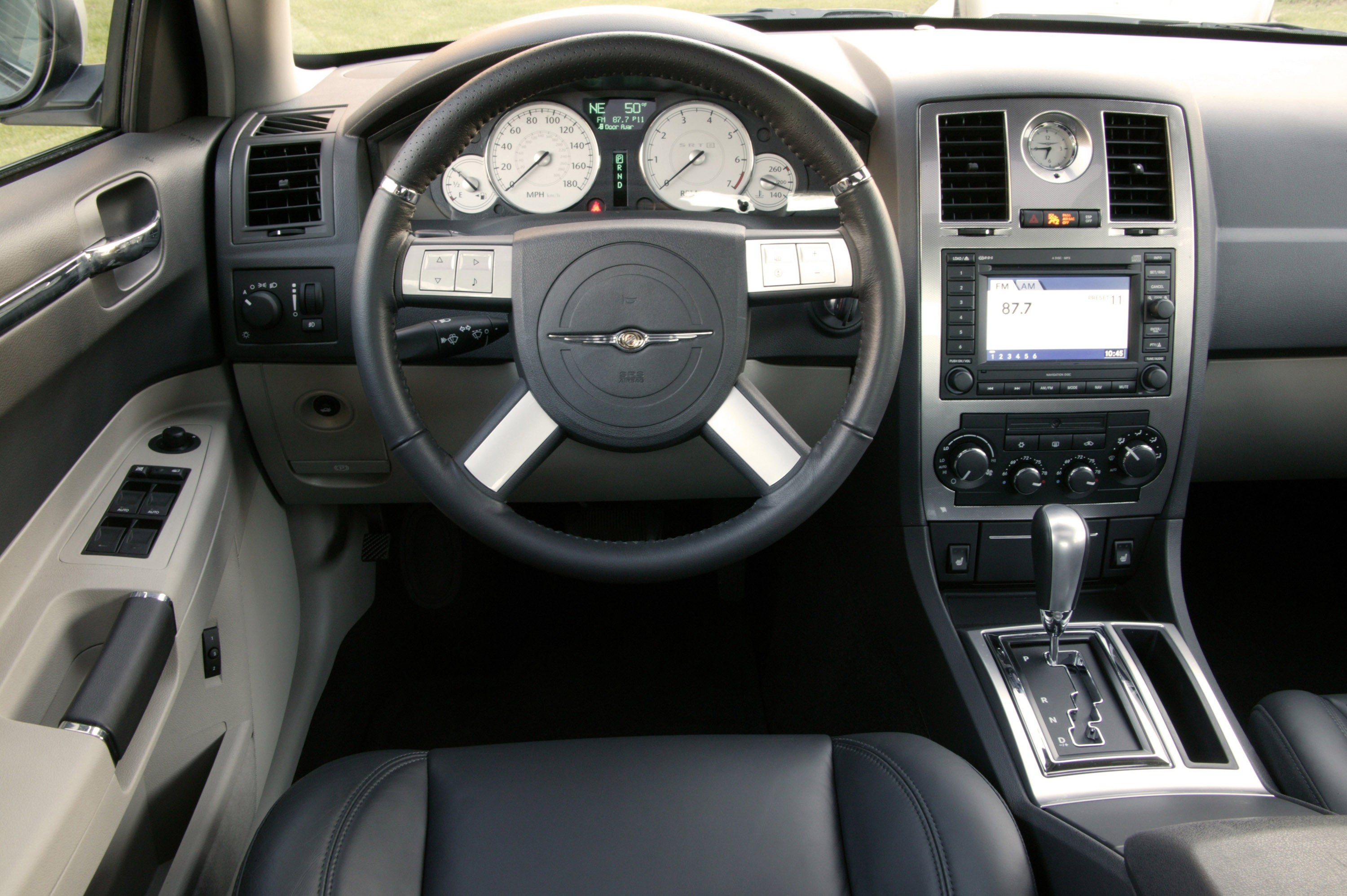 Chrysler 300C SRT8 I 2004 - 2010 Sedan #5