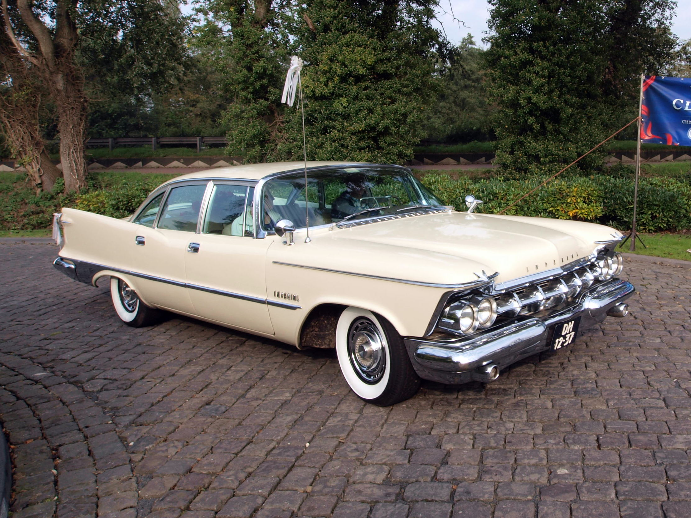 Chrysler New Yorker VI 1960 - 1964 Sedan #4