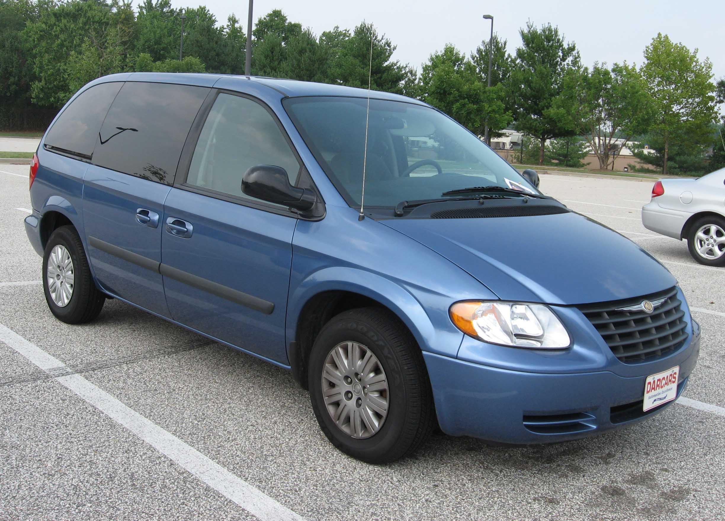 Chrysler Voyager IV 2001 - 2004 Minivan :: OUTSTANDING CARS