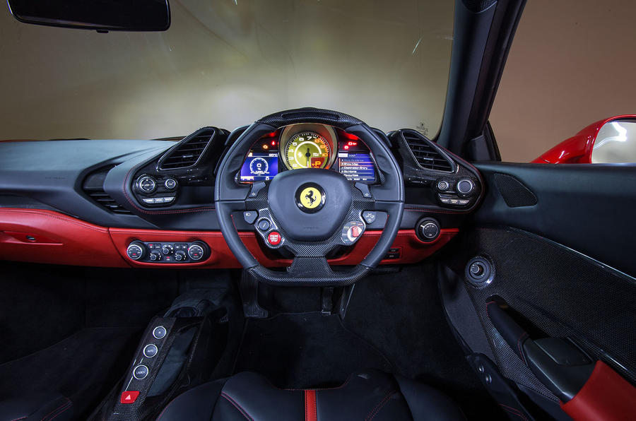 Ferrari 488 2015 - now Roadster #7