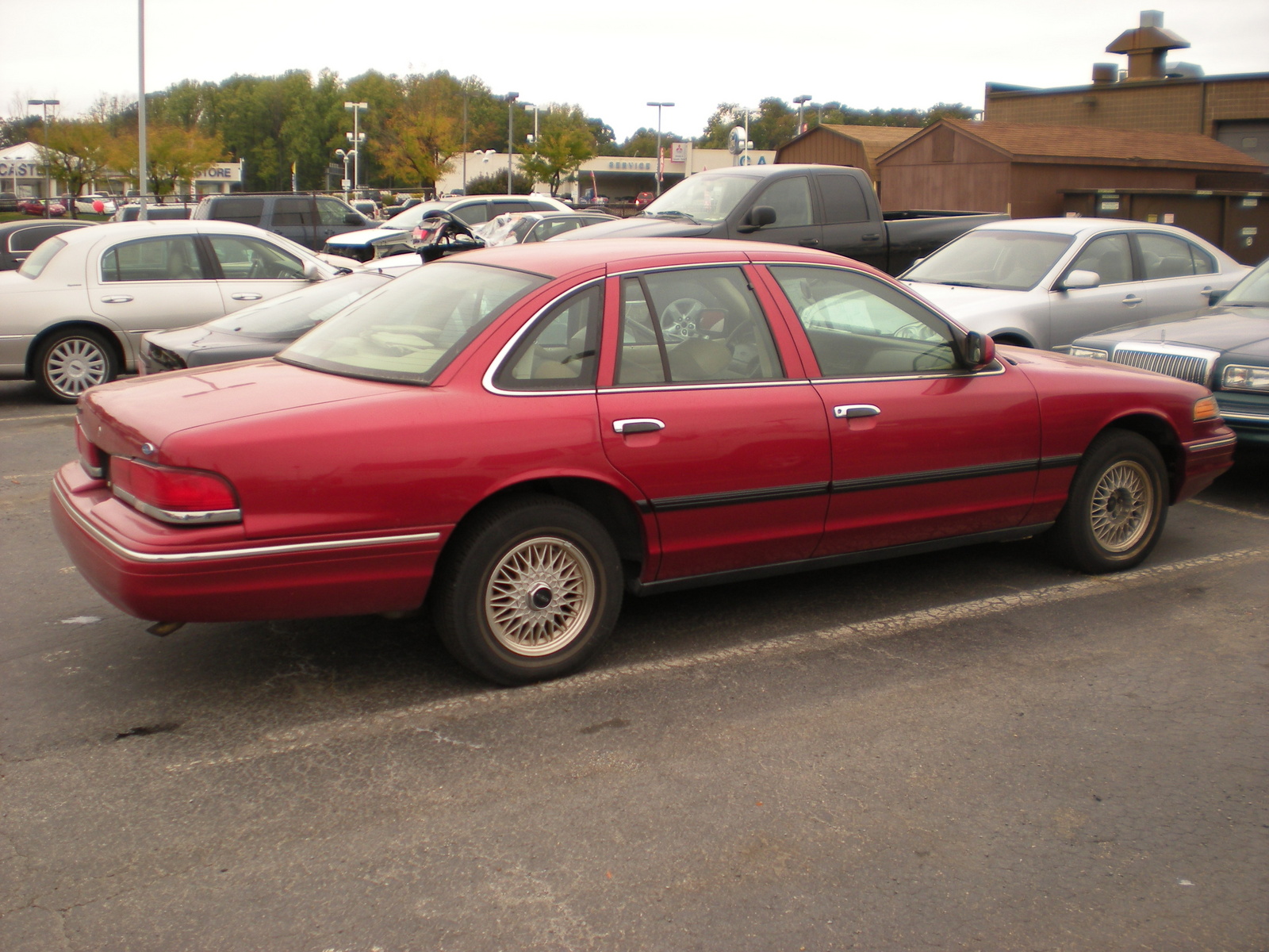 Ford Crown Victoria I 1992 - 1997 Sedan #4