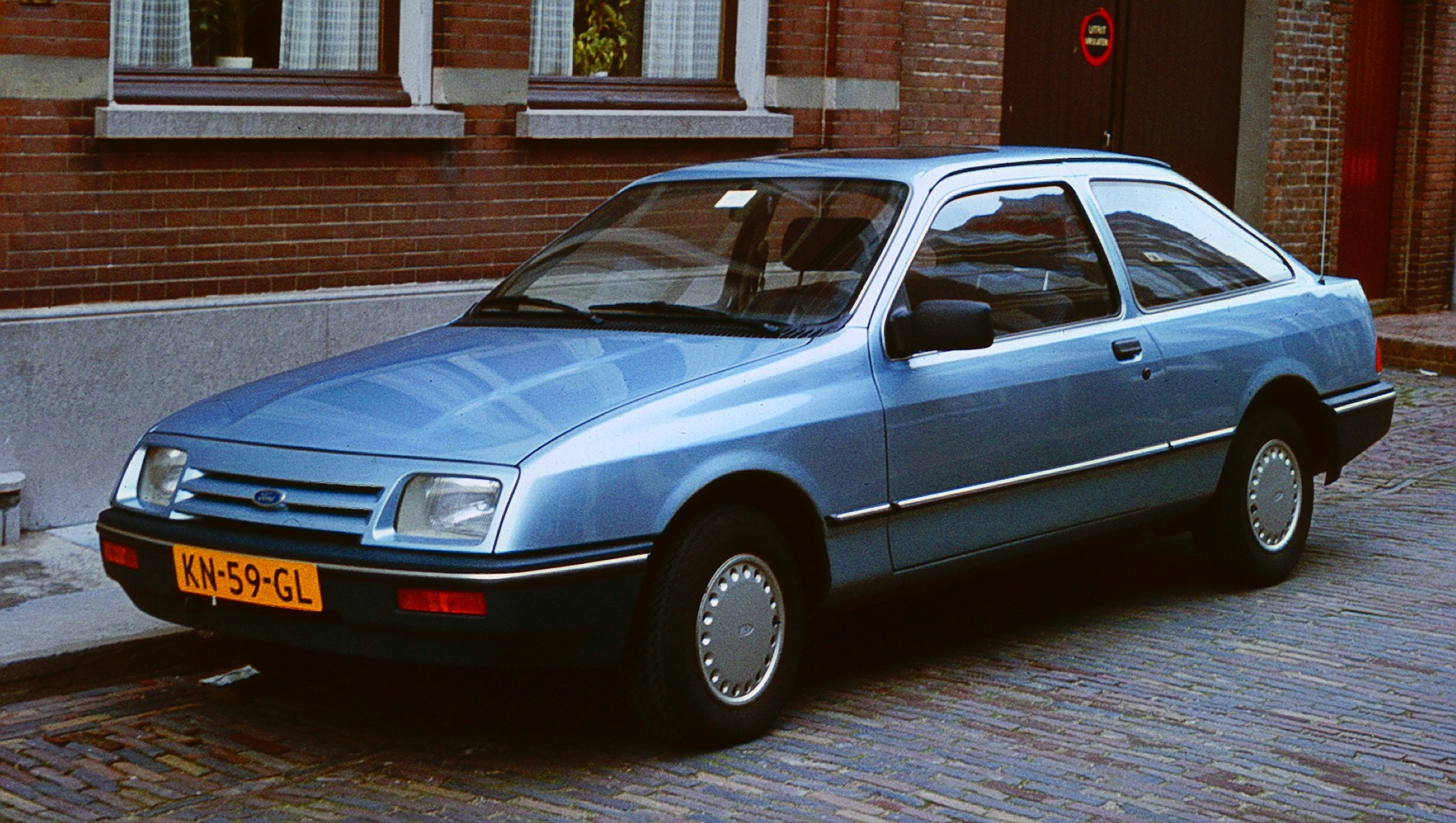 Ford Sierra I Restyling 1987 - 1993 Sedan #1