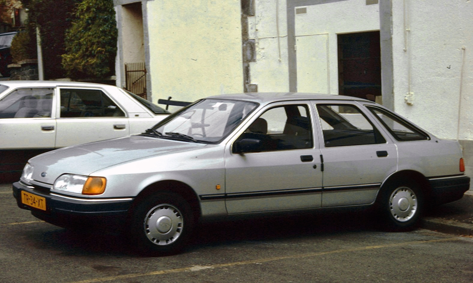 Ford Sierra I Restyling 1987 - 1993 Hatchback 5 door #4