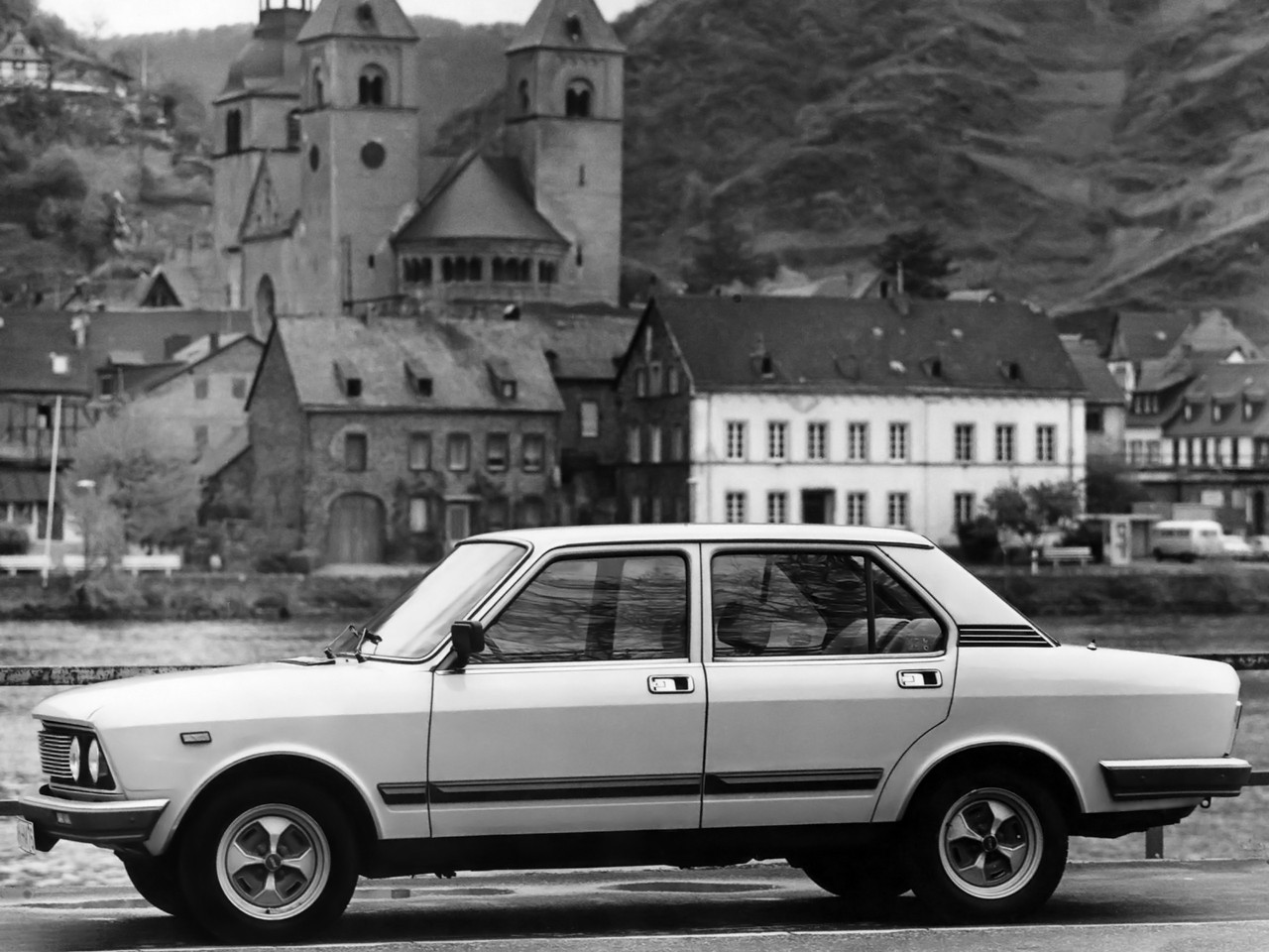 FSO 132p 1974 - 1978 Sedan #1
