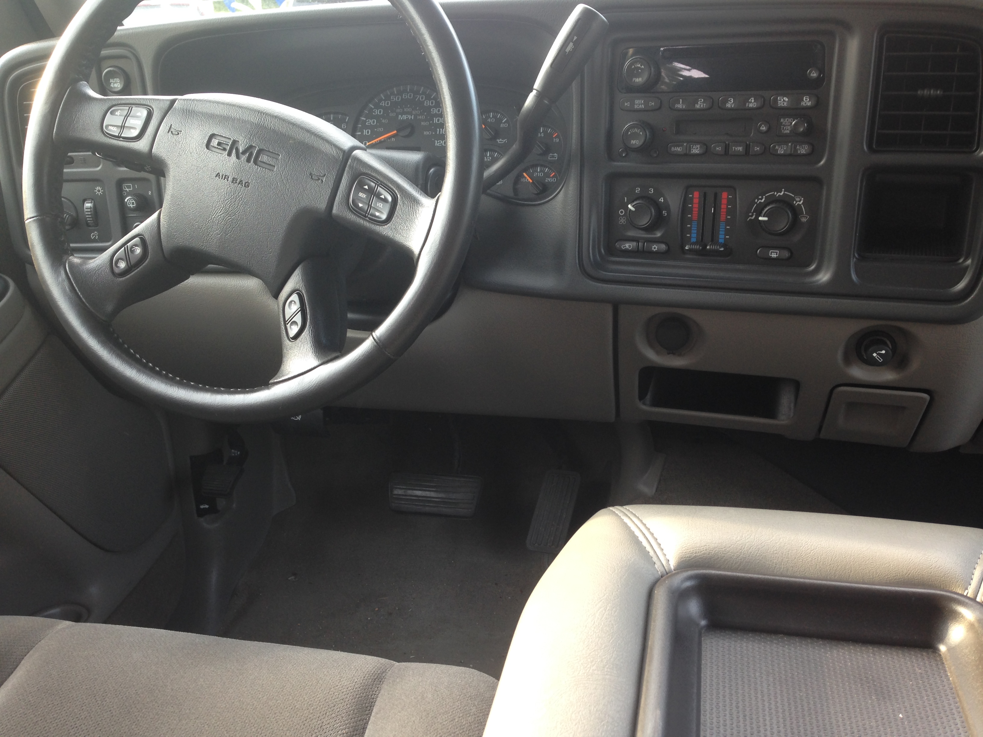 GMC Yukon III (GMT900) 2006 - 2014 SUV 5 door #5