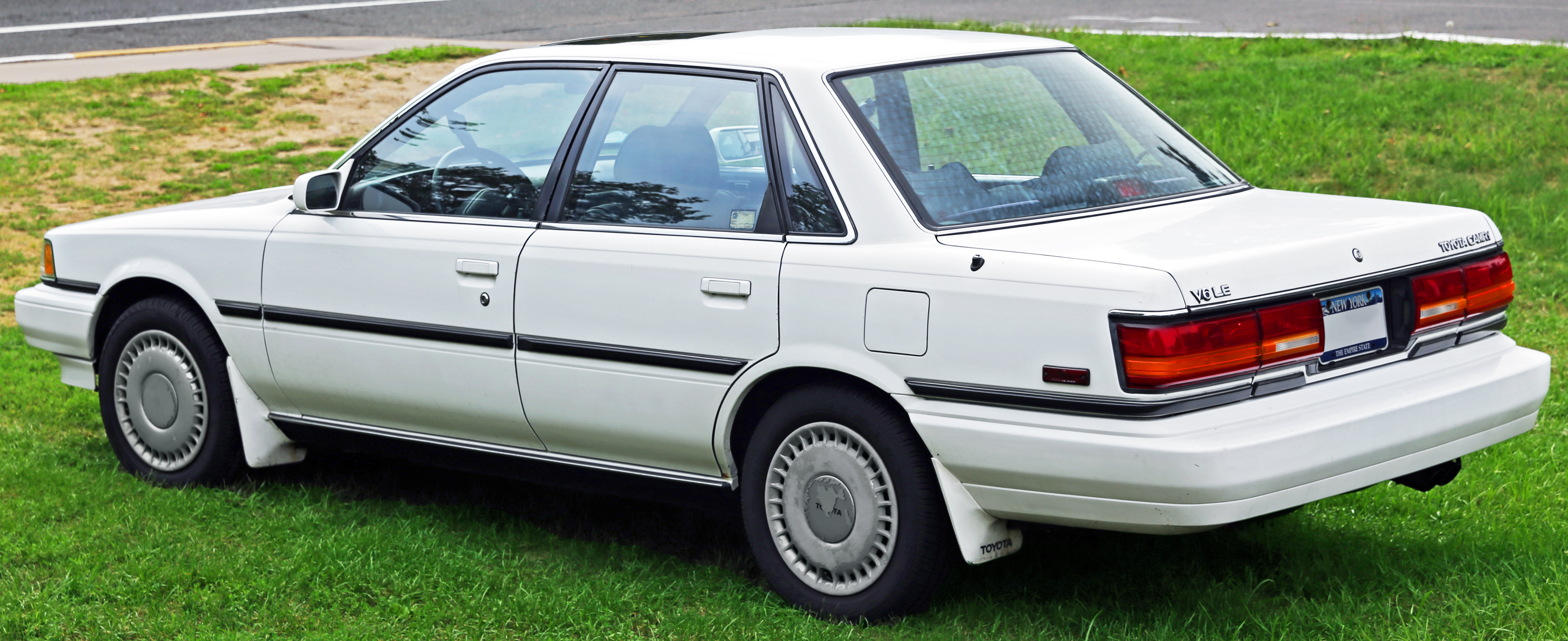Holden Apollo 1991 - 1996 Sedan #1