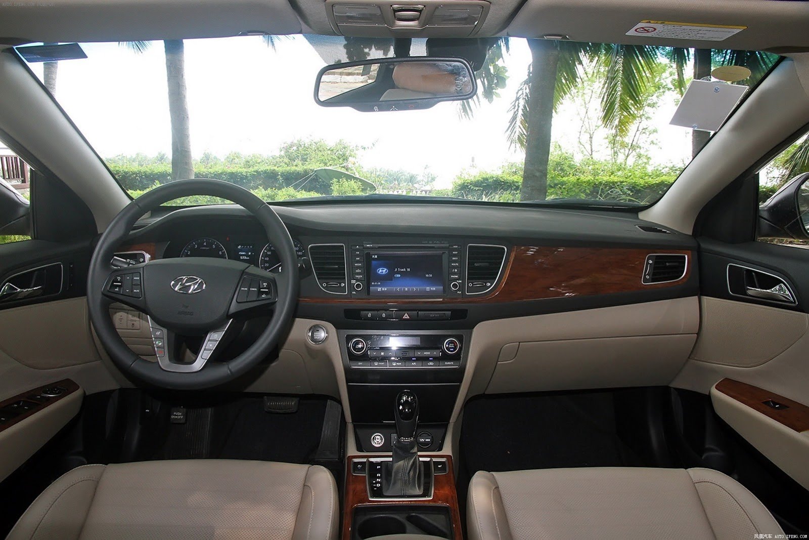 Hyundai Aslan 2014 - now Sedan #1