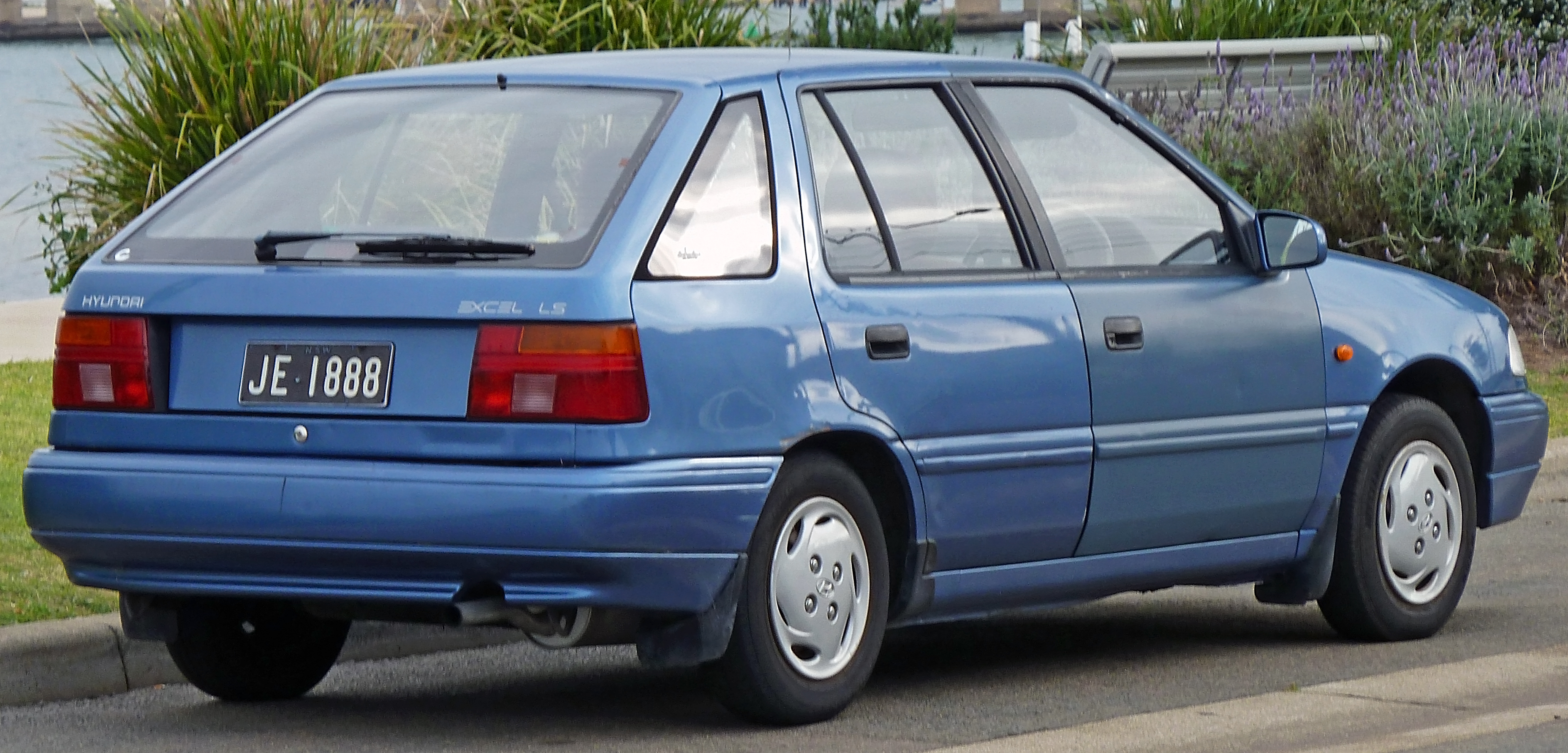Hyundai Excel II 1989 - 1998 Sedan #4