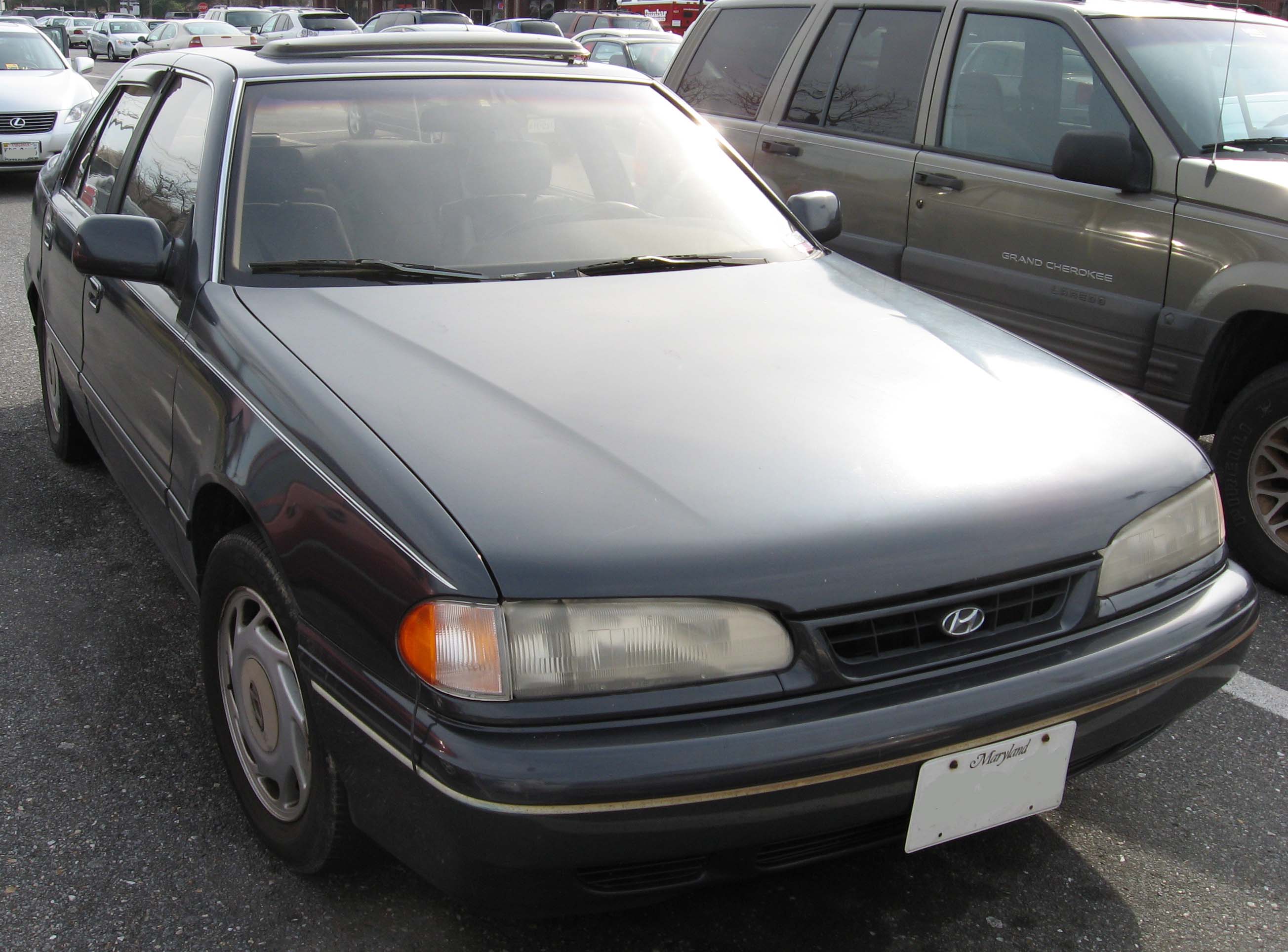 Hyundai Sonata II 1988 - 1993 Sedan #3