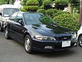 Isuzu Aska IV 1997 - 2002 Sedan #8