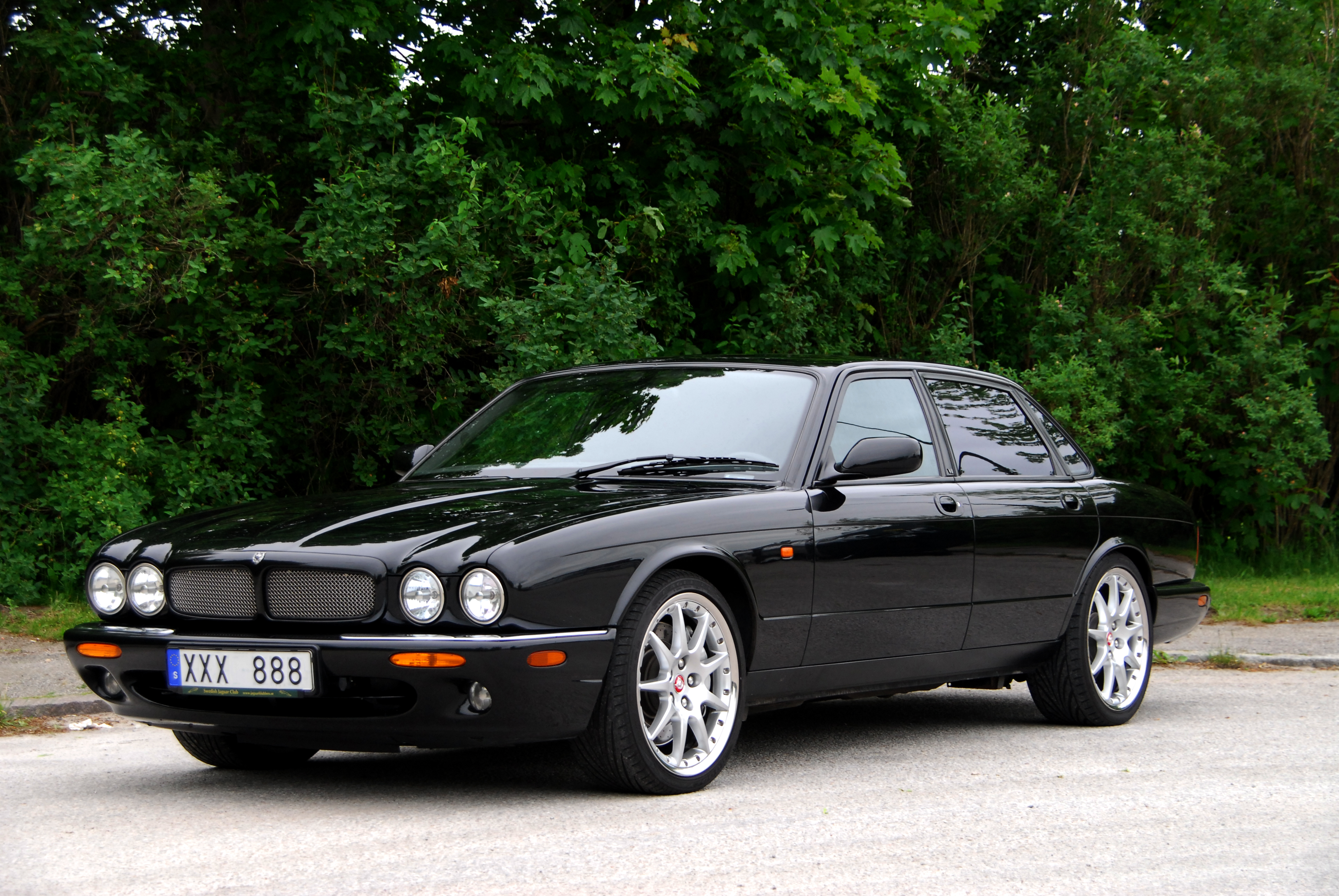 Jaguar XJR II (X300) 1994 - 1997 Sedan #2