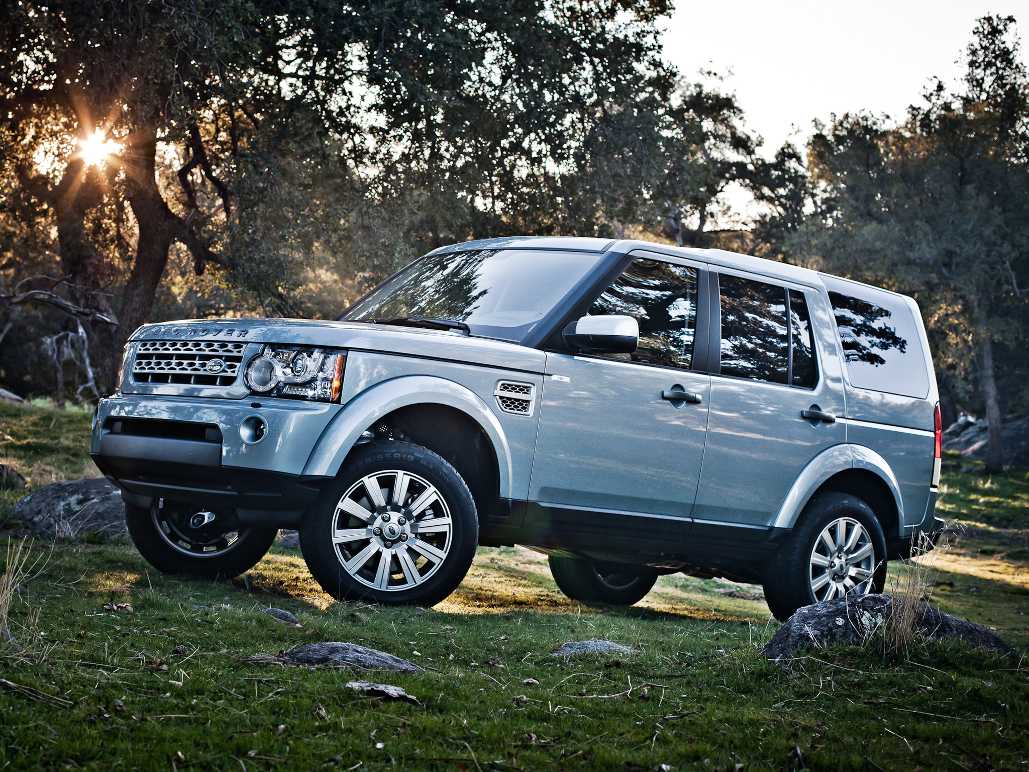Land Rover Discovery IV 2009 - 2013 SUV 5 door #3
