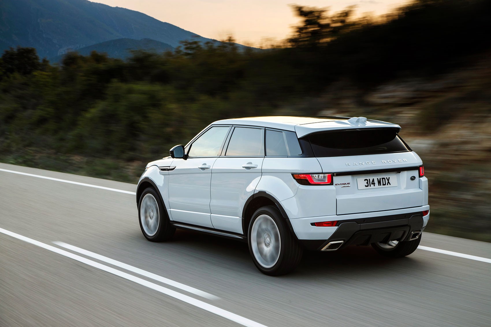 Land Rover Range Rover Evoque I Restyling 2015 - now SUV #1