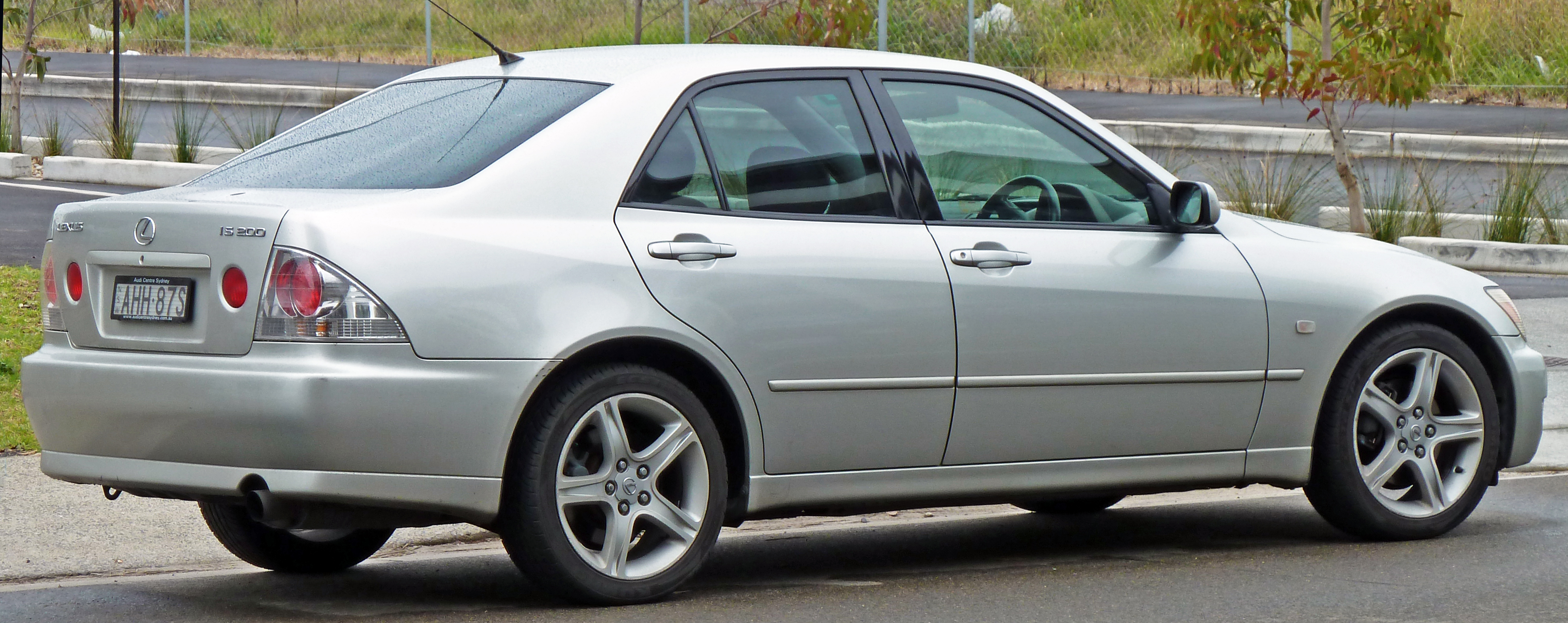 Lexus IS I 1999 - 2005 Sedan #3