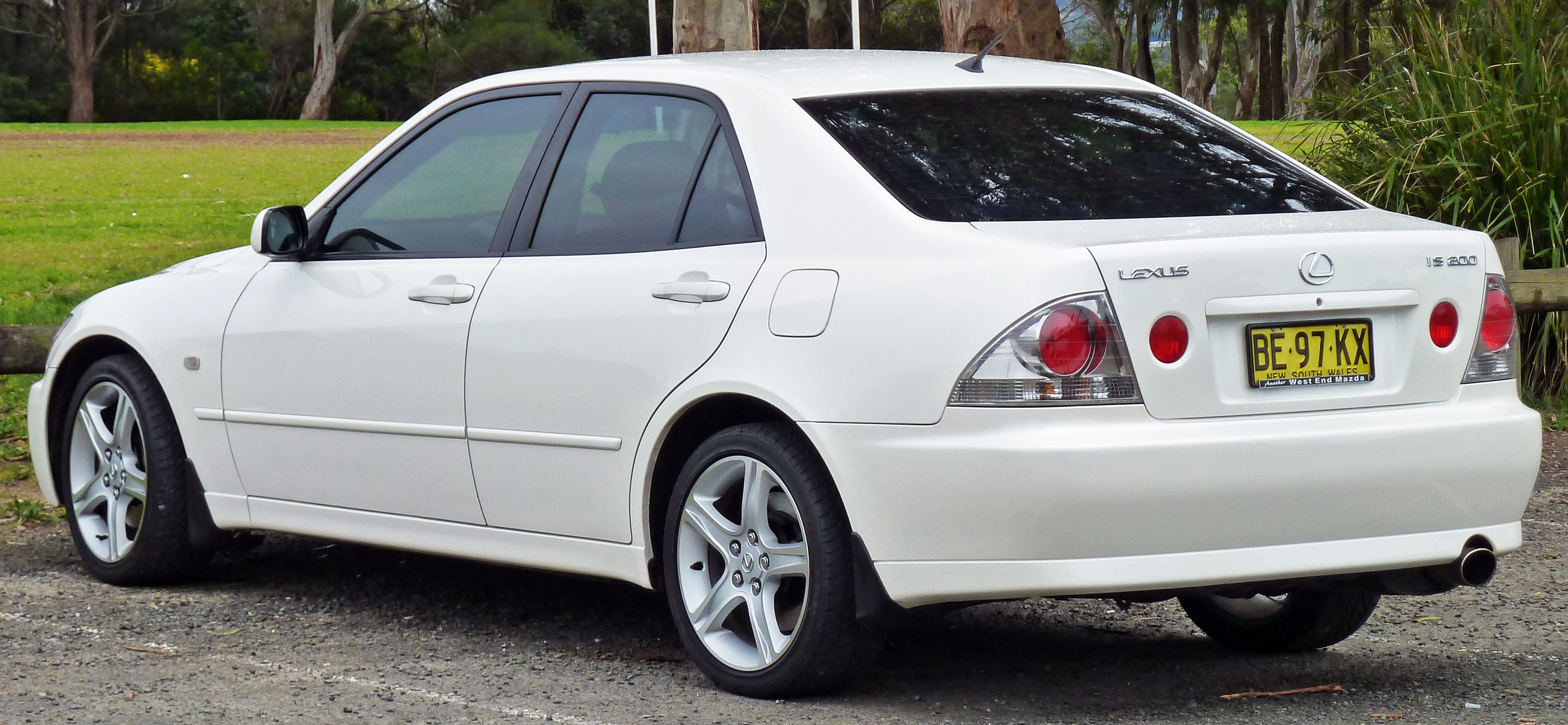 Lexus IS I 1999 - 2005 Sedan #2