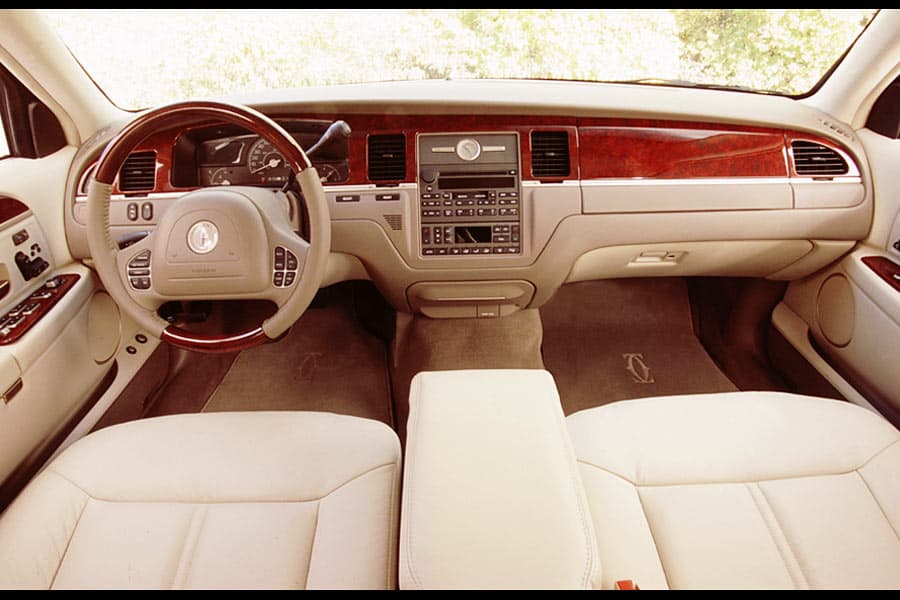 Lincoln Town Car III 1997 - 2003 Sedan #5