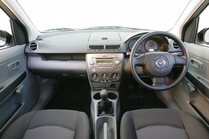 Mazda 2 I (DY) Restyling 2005 - 2007 Hatchback 5 door #8
