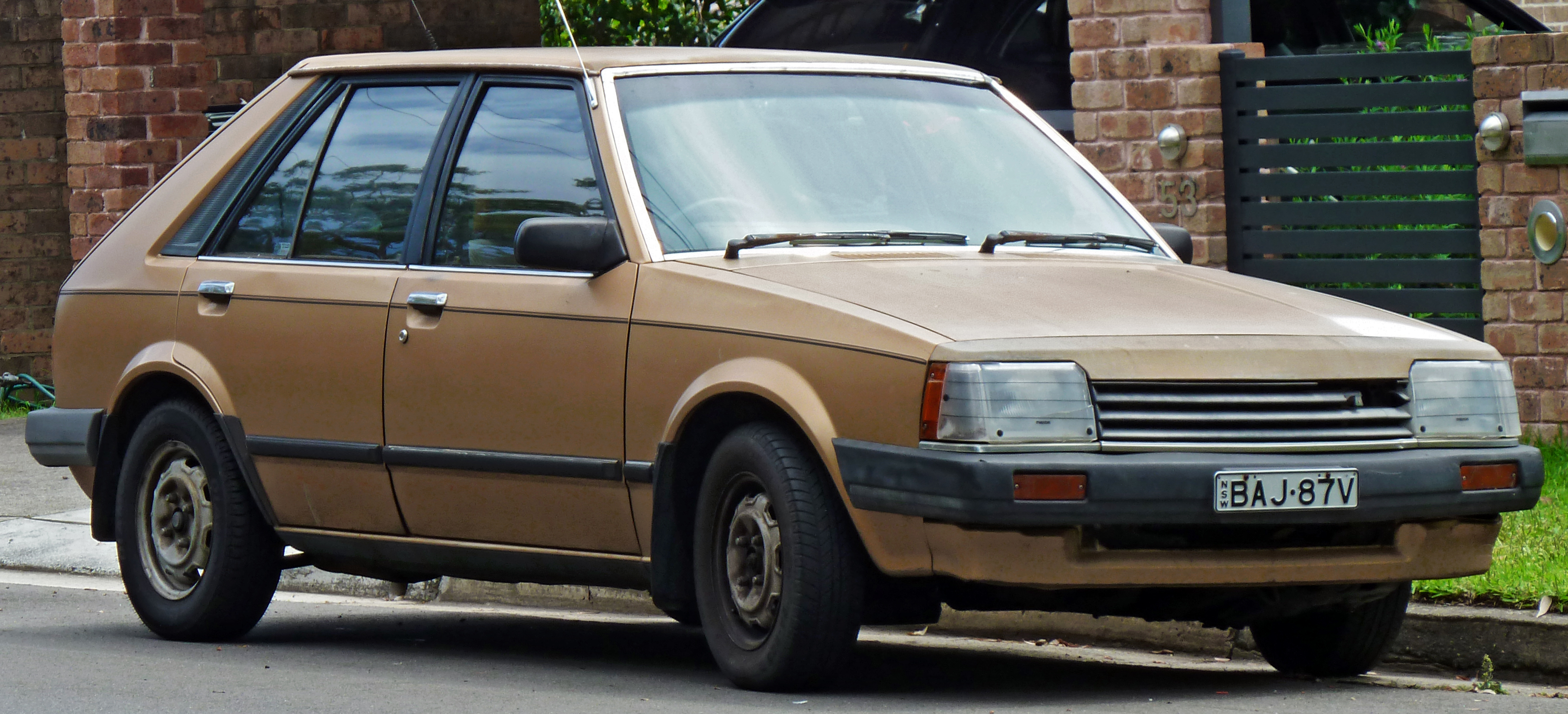 Mazda 323 II (BD) 1980 - 1985 Hatchback 5 door #2