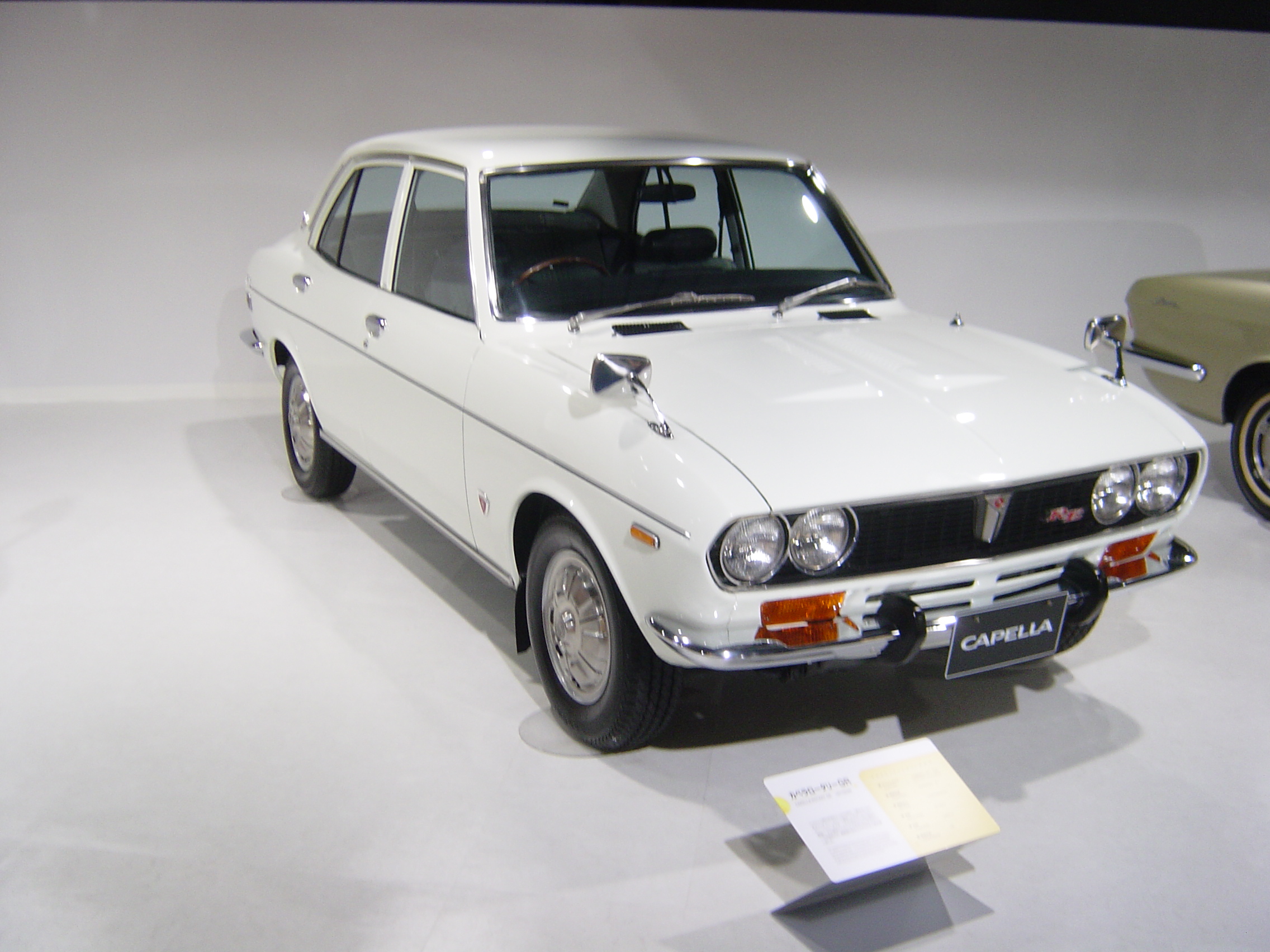 Mazda 616 1970 - 1978 Sedan #2