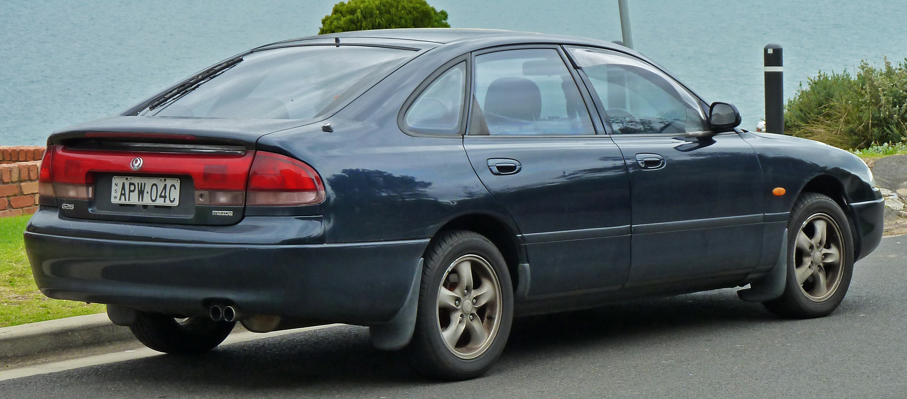 Mazda 626 IV (GE) 1992 - 1997 Hatchback 5 door #4