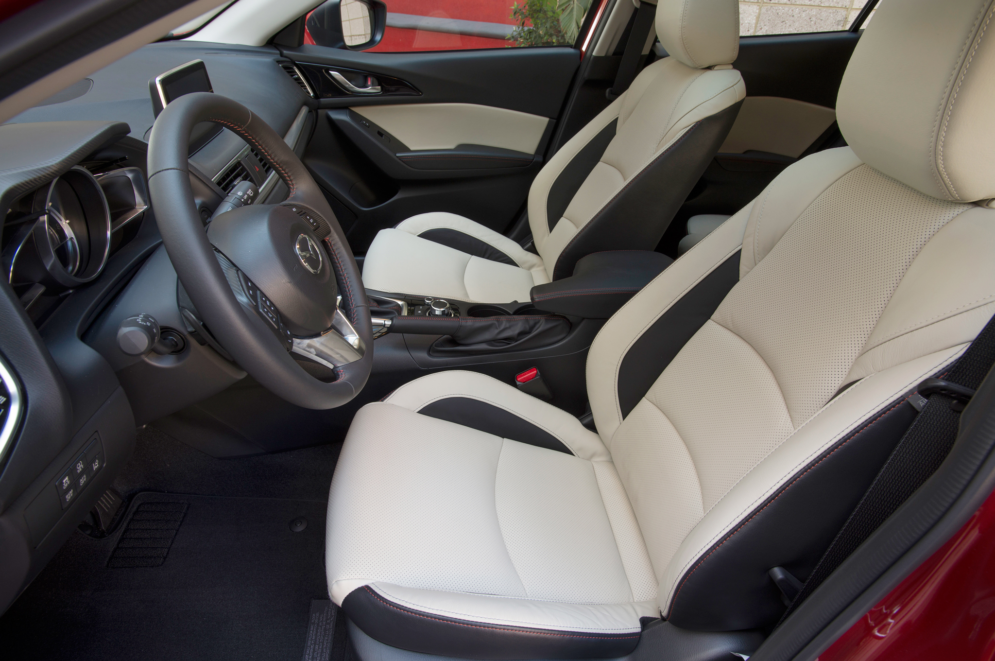 Mazda Axela III 2013 - 2016 Hatchback 5 door #2