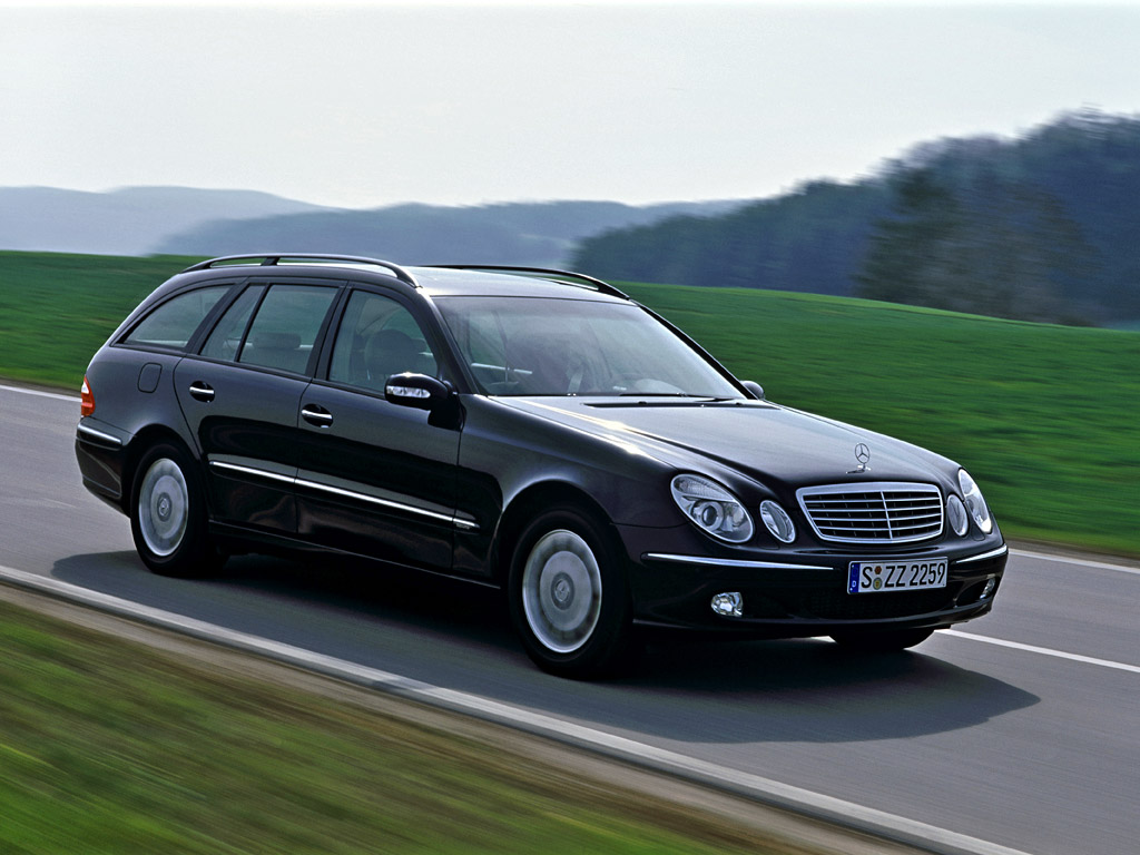 File:2002-2006 Mercedes-Benz E-Class (W211) Elegance sedan 01.jpg -  Wikipedia