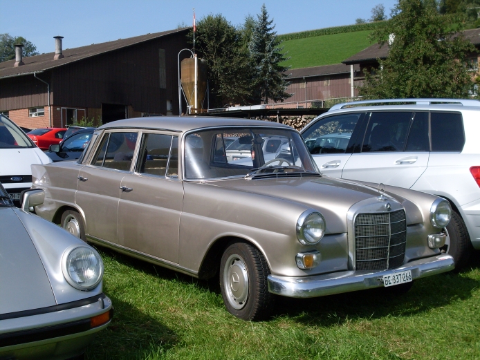 Mercedes-Benz W110 Second Series 1965 - 1968 Sedan #1