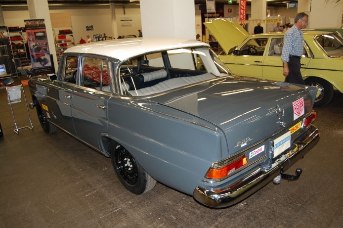 Mercedes-Benz W110 Second Series 1965 - 1968 Sedan #7