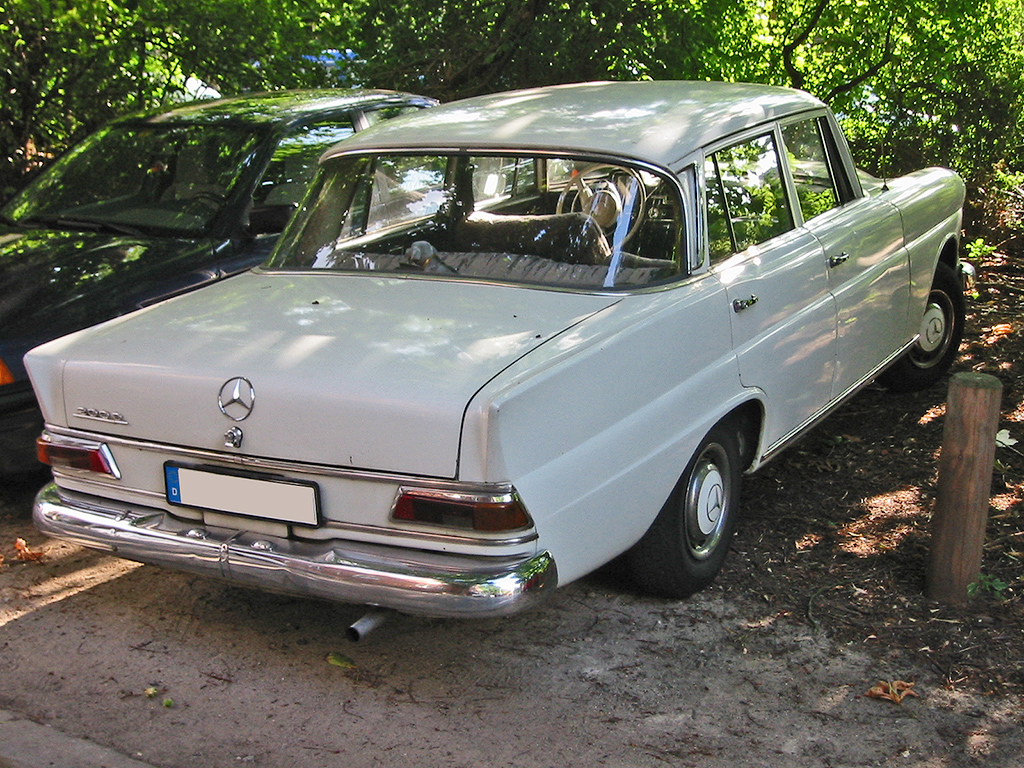 Mercedes-Benz W110 Second Series 1965 - 1968 Sedan #6