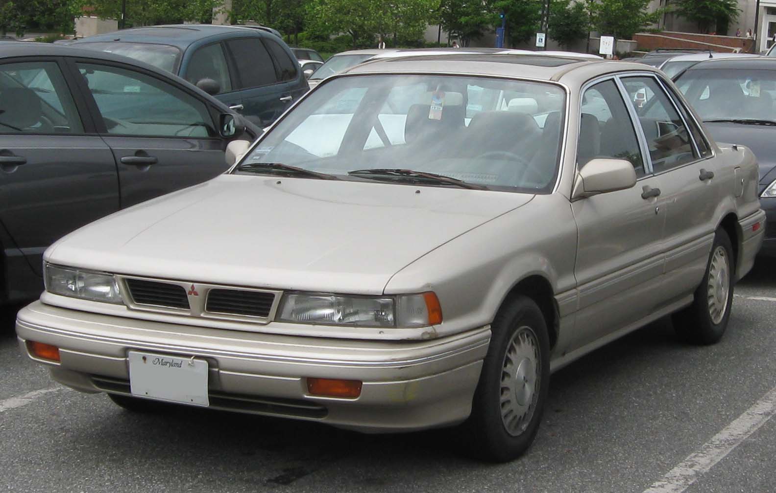 Mitsubishi Galant VII 1992 - 1996 Sedan #1