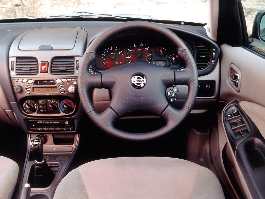 Nissan Almera II (N16) 2000 - 2003 Hatchback 5 door #2