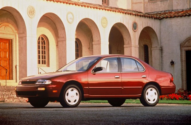 Nissan Altima I (U13) 1992 - 1997 Sedan #1