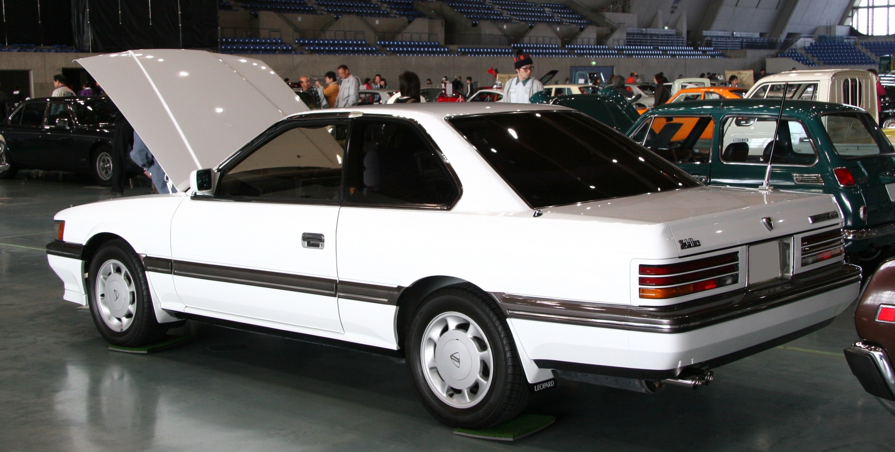 Nissan Leopard II (F31) 1986 - 1992 Coupe #6