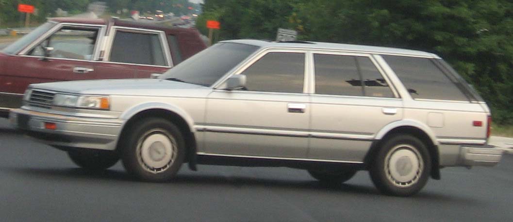 Nissan Maxima II (U11) 1984 - 1988 Sedan #4