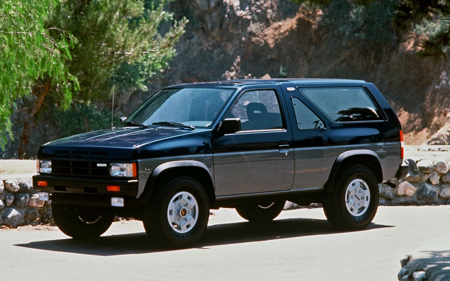Nissan Pathfinder I 1985 - 1995 SUV 3 door #5