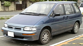 Nissan Prairie II (M11) 1988 - 1998 Compact MPV #8