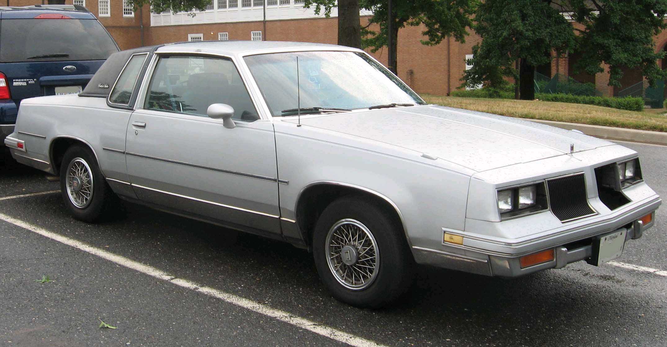 Oldsmobile Cutlass Calais 1984 - 1991 Coupe #4