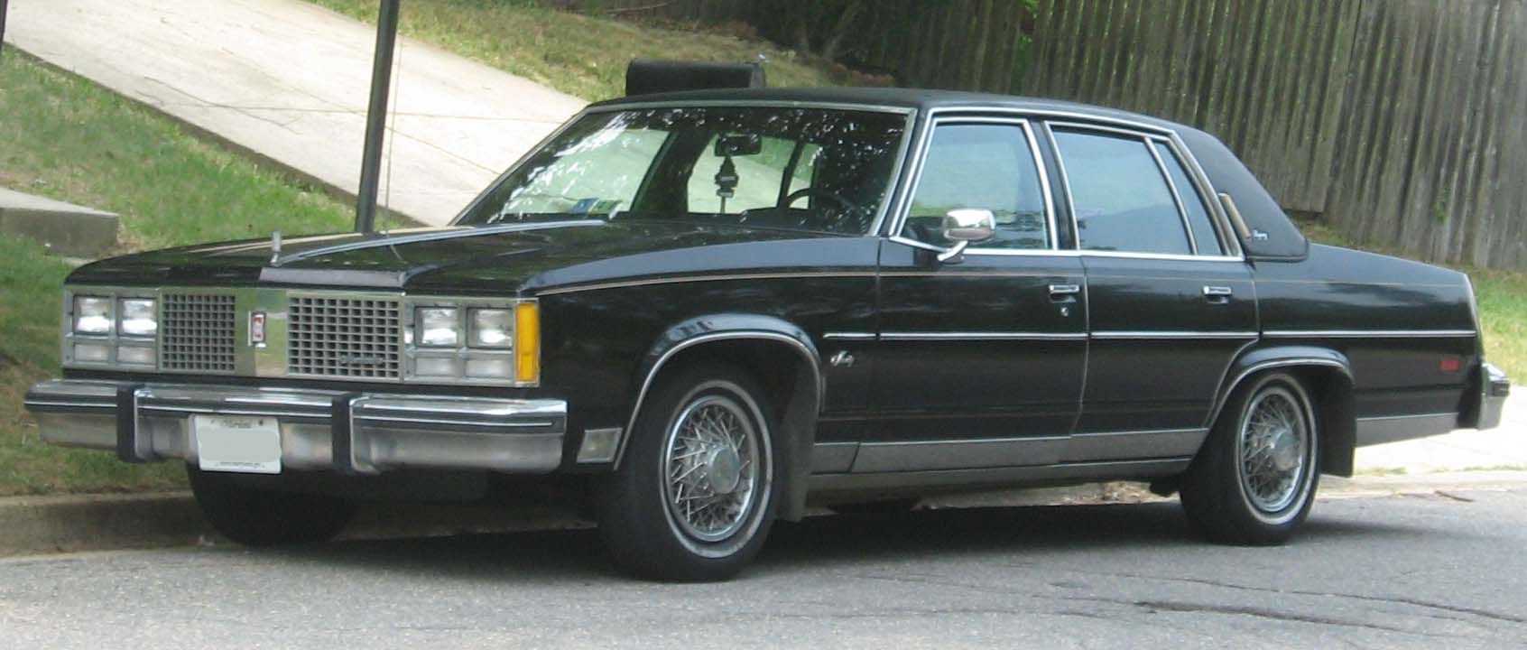 Oldsmobile Ninety-Eight IX 1977 - 1984 Sedan #1