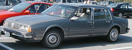 Oldsmobile Ninety-Eight X 1985 - 1990 Sedan #2