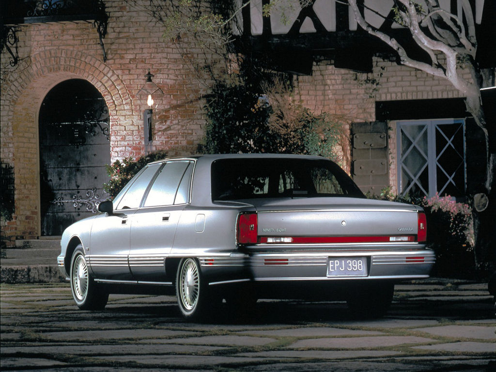 Oldsmobile Ninety-Eight XI 1991 - 1996 Sedan #1