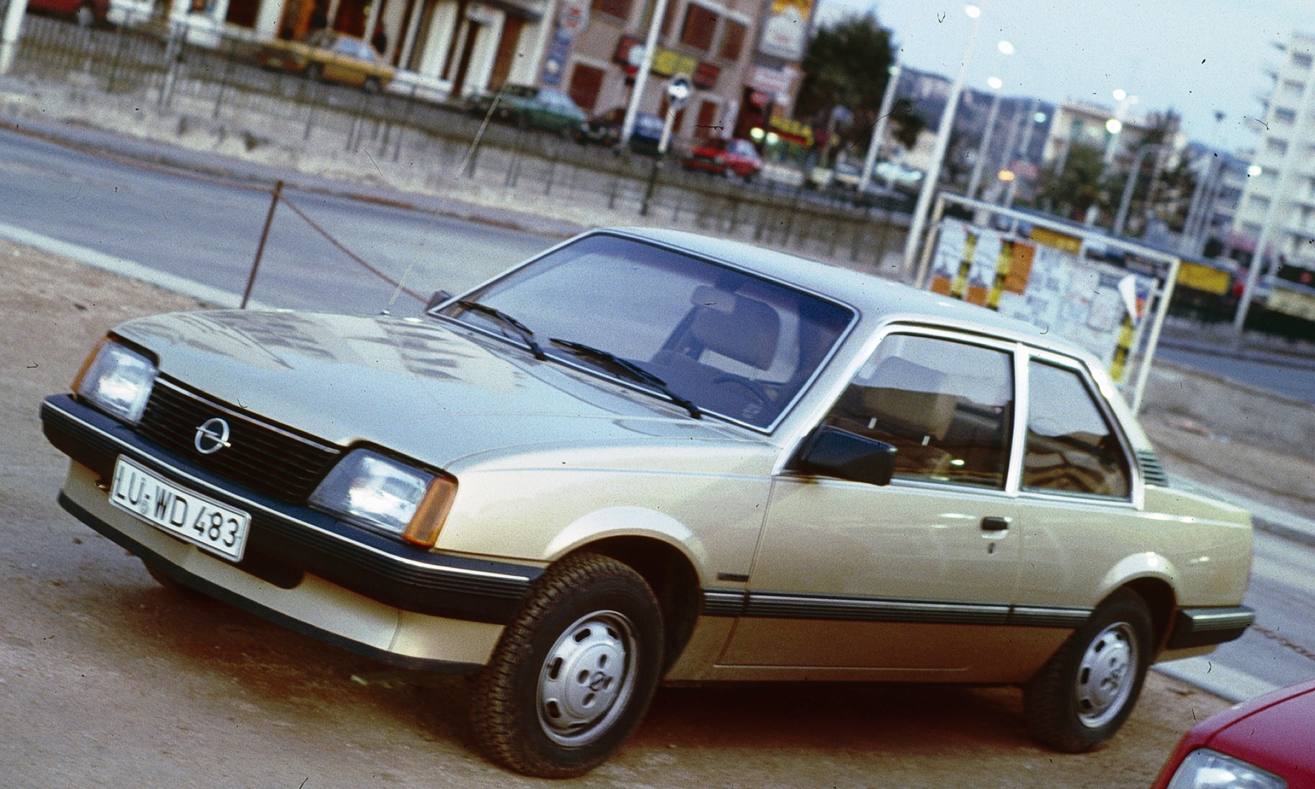 Opel Ascona C 1981 - 1988 Hatchback 5 door #1